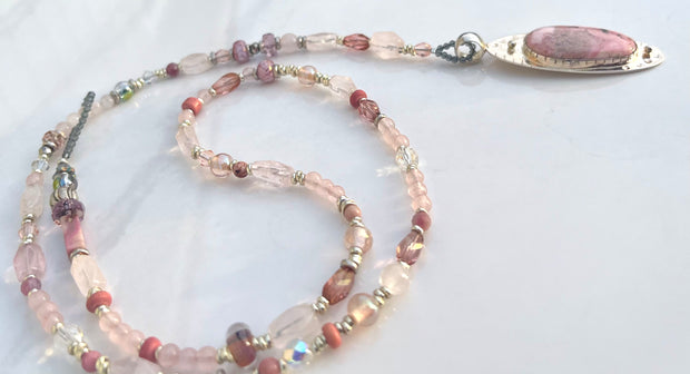 Pretty in Pink Lariat Necklace